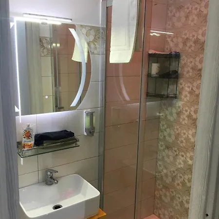 Adriano Bed and breakfast *