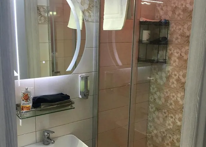 Adriano Oda ve Kahvaltı *